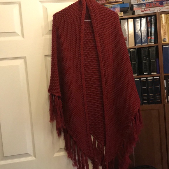 Poncho - Picture 1 of 2